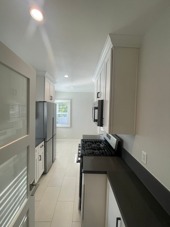 Building Photo - 5410 Packard St