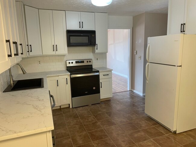 Building Photo - 1337 S Hickory Grove Ln