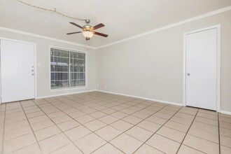 Building Photo - 4645 Ocean Dr