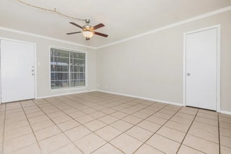Building Photo - 4645 Ocean Dr
