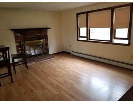 Foto del edificio - 49 Lowell Rd