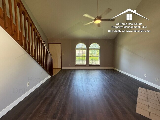 Foto del edificio - 2703 Mayflower Dr