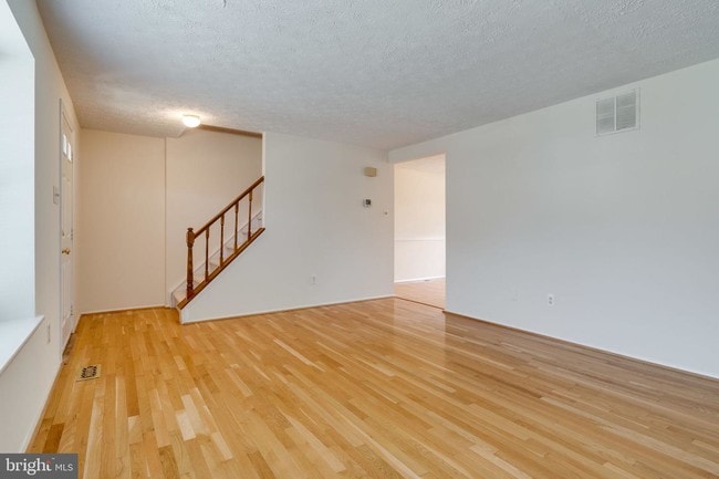 Foto del edificio - 8123 Willowdale Ct