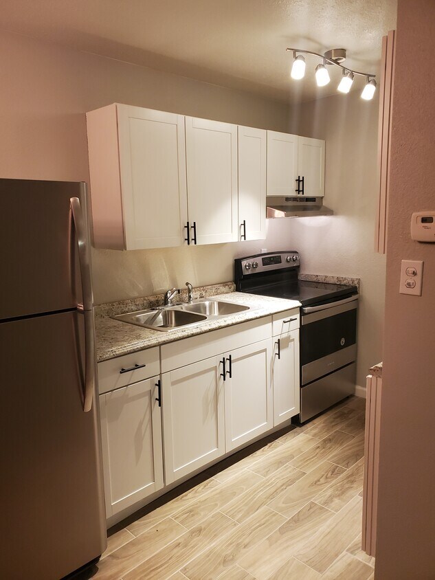 Foto principal - 455 E. Junction st