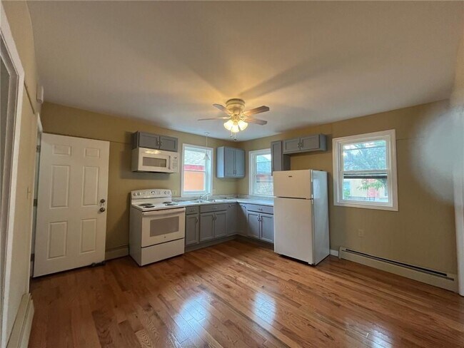 Foto del edificio - 1104 S Broadway