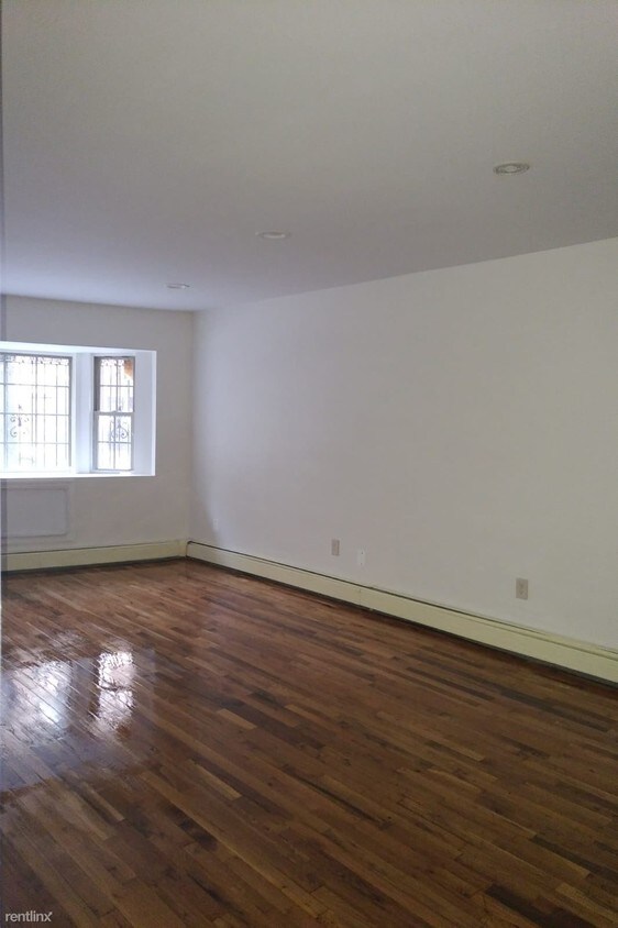 3 br, 2 bath - 366 E 201st St room 2 Bath - 3 br, 2 bath  - 366 E 201st St  room 2 Bath