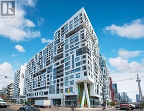 Building Photo - 576 Front St W