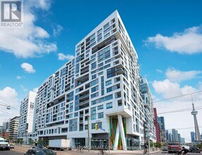 Building Photo - 576 Front St W
