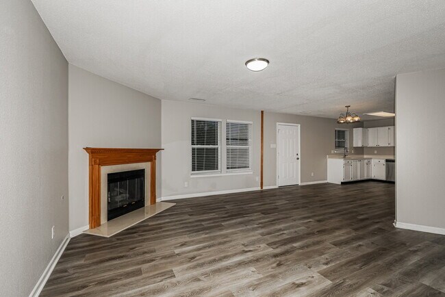 Building Photo - 333 Sunburst Ln