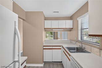 Building Photo - 5365 Treetops Dr