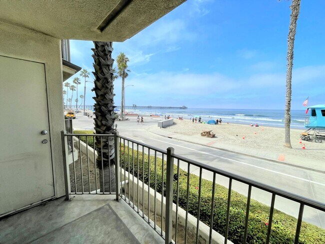Foto del edificio - BEACH FRONT CONDO - Panoramic Ocean Views!