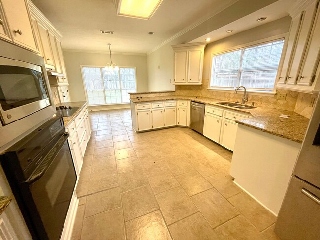 Building Photo - 4 Bed/2 Bath Home for Rent in Ridgeland!