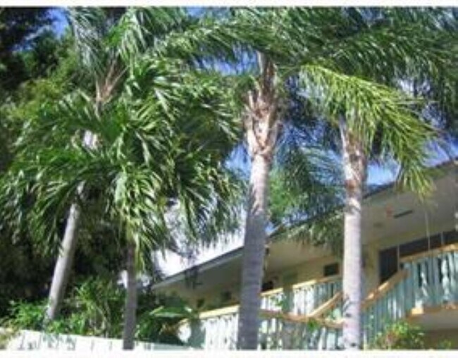 Foto del edificio - 1423 Holly Heights Dr