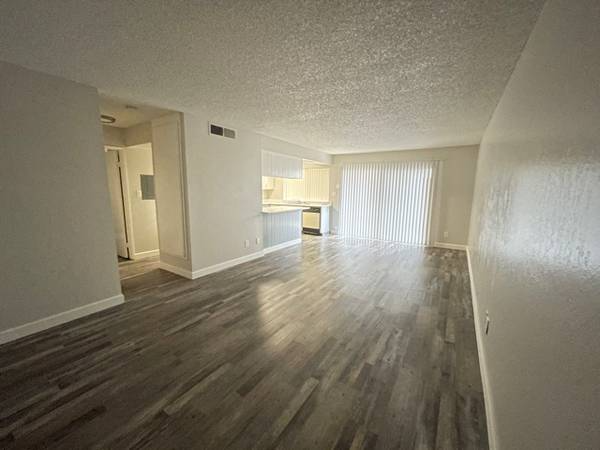Building Photo - 155 S Argyle Ave