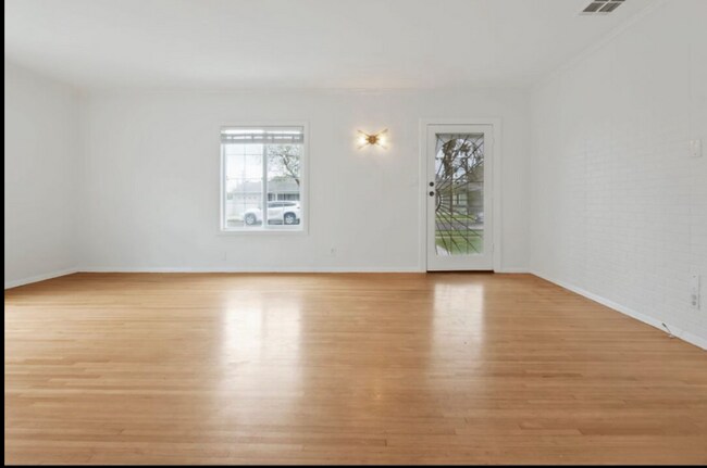 Foto del edificio - 923 E Orange Grove Ave