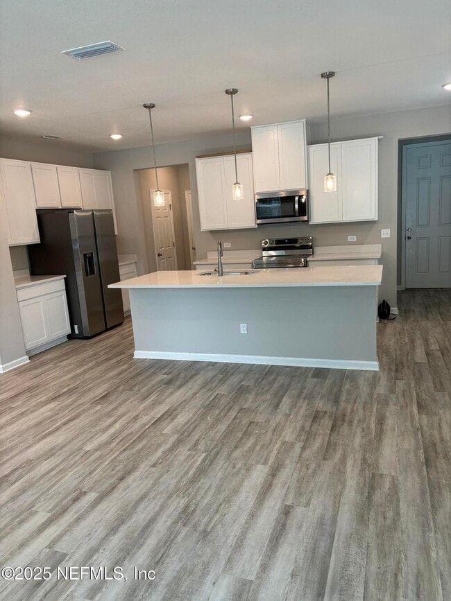 Building Photo - 6847 Mirage St