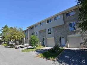 Building Photo - Creekside Townhomes