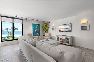 Building Photo - 3115 Gulf Shore Blvd N