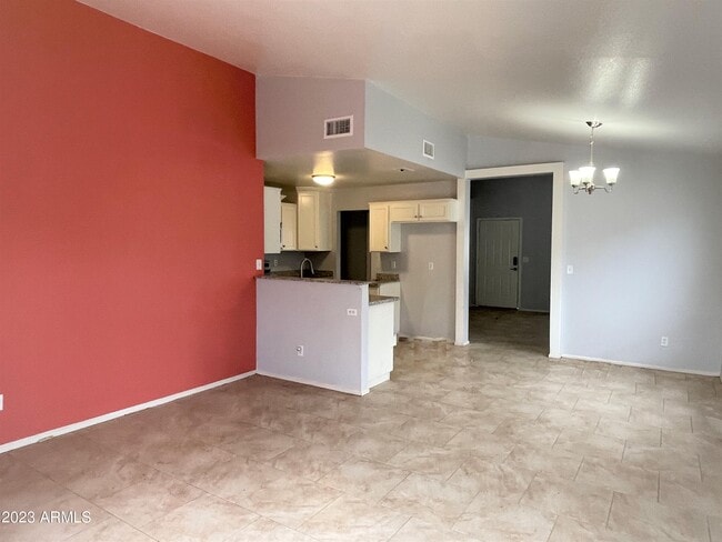 Building Photo - 3140 W Robin Ln