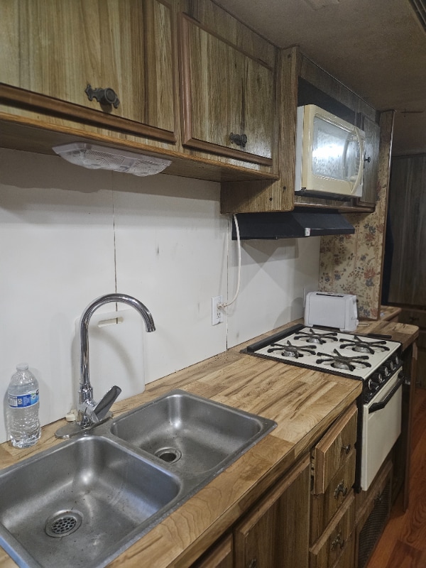 Foto del edificio - 4611 88th Ave SW