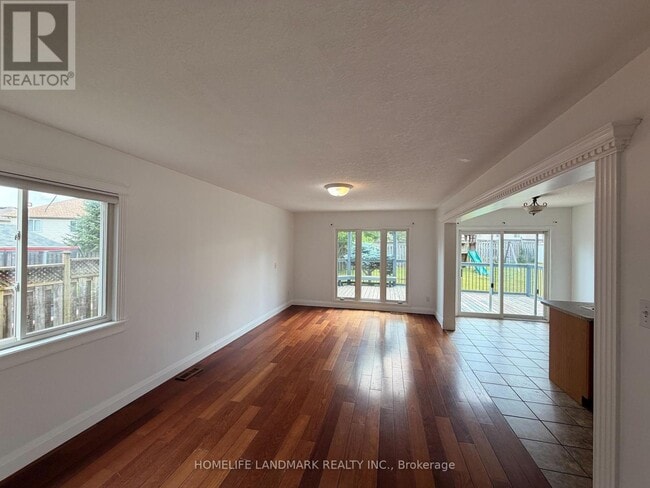 Building Photo - 921 Windflower Pl