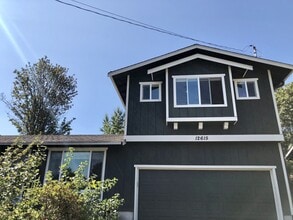Building Photo - 12615 SE 7th Pl