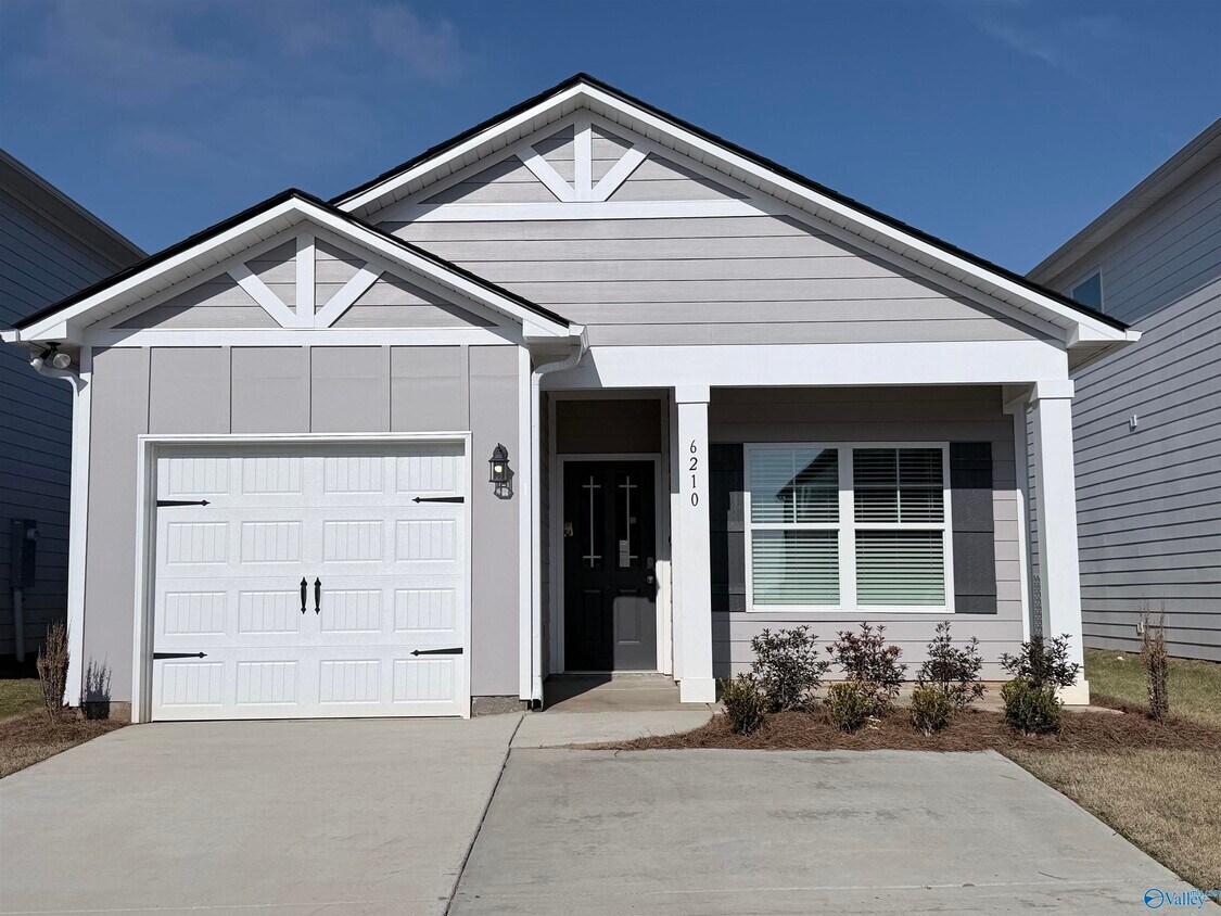 Foto principal - 6210 Taramore Ln NW