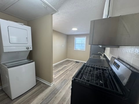 Building Photo - 907 Dover Dr