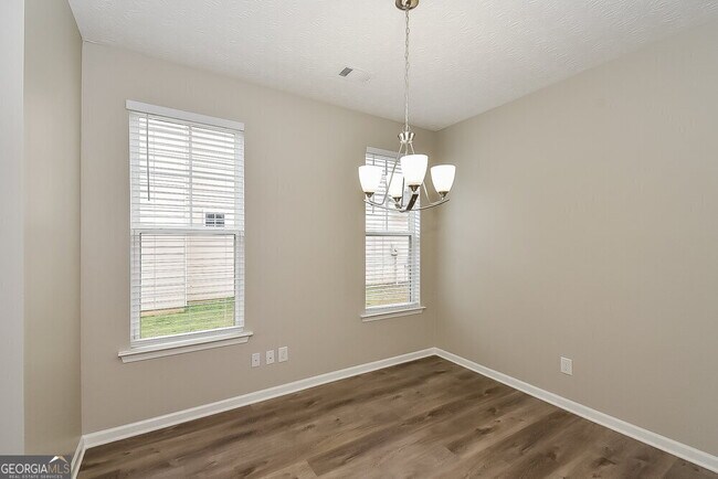 Building Photo - 4541 Parkway Cir