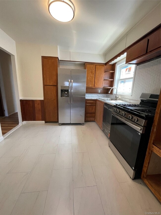 Foto del edificio - 164-16 76th Ave