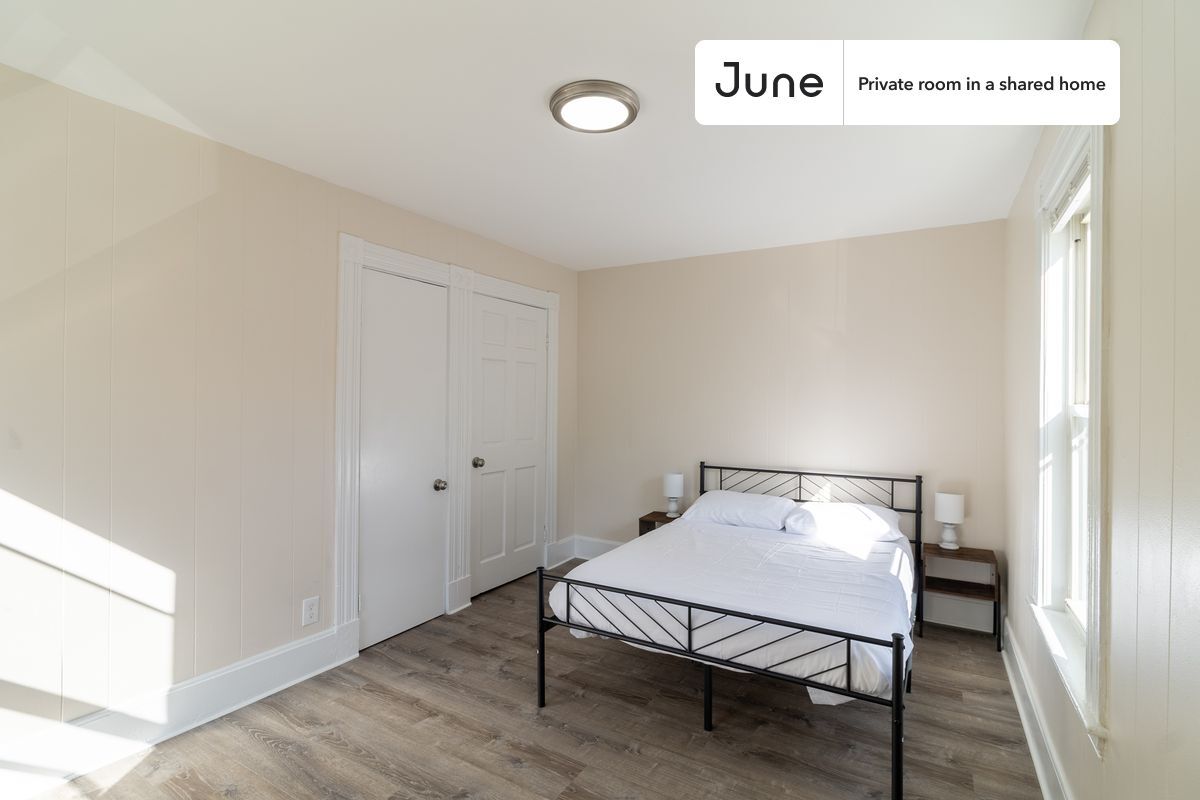 Private bedroom in 7 bed/2 bath Home - Private bedroom in 7 bed/2 bath Home