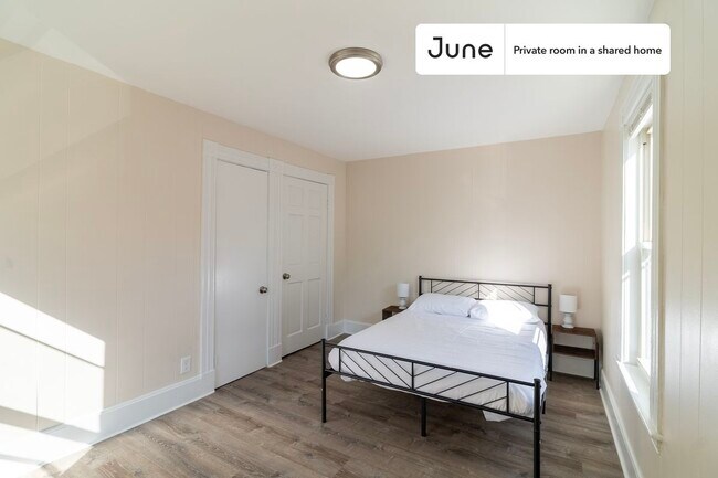 Building Photo - Room in Shared 7 bed/2 bath home in Allston