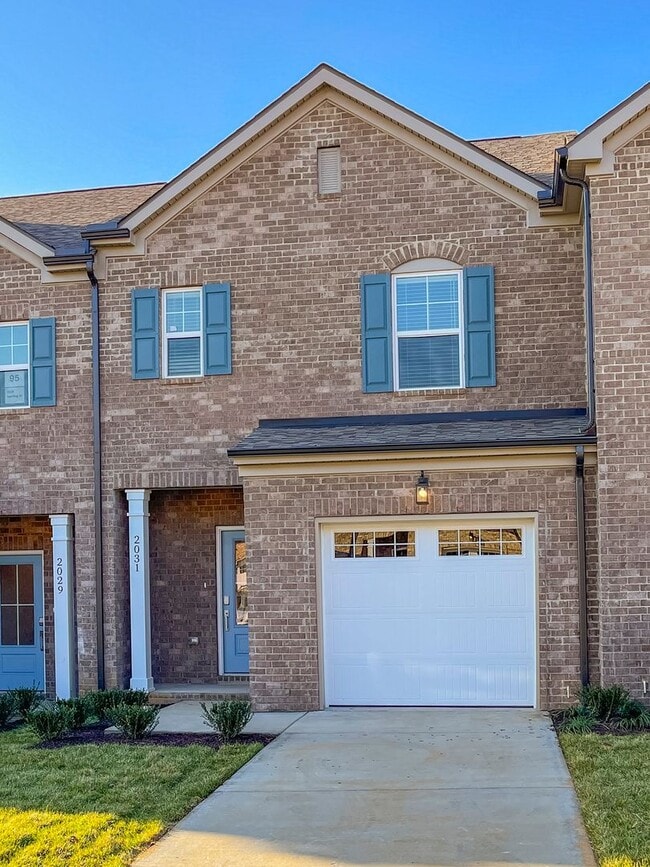 Building Photo - 2031 Sperling Dr