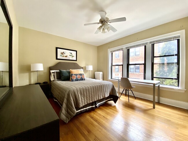 Foto del edificio - 2121 Ridge Ave