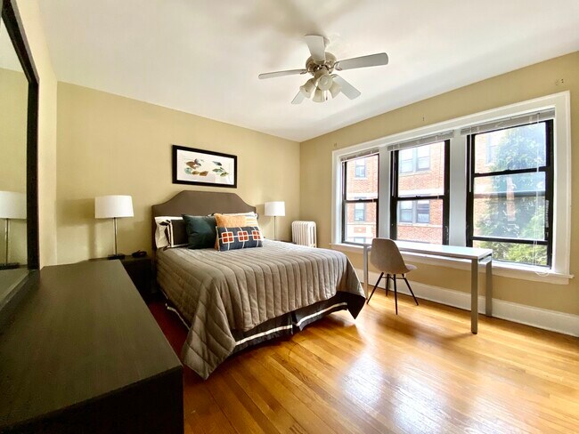 Foto del edificio - 2121 Ridge Ave