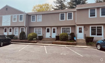 Building Photo - 1430 Russell Rd