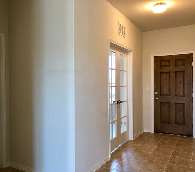 Foto del edificio - 3 Bedroom/2.5 Bath Sterling Ridge Subdivision