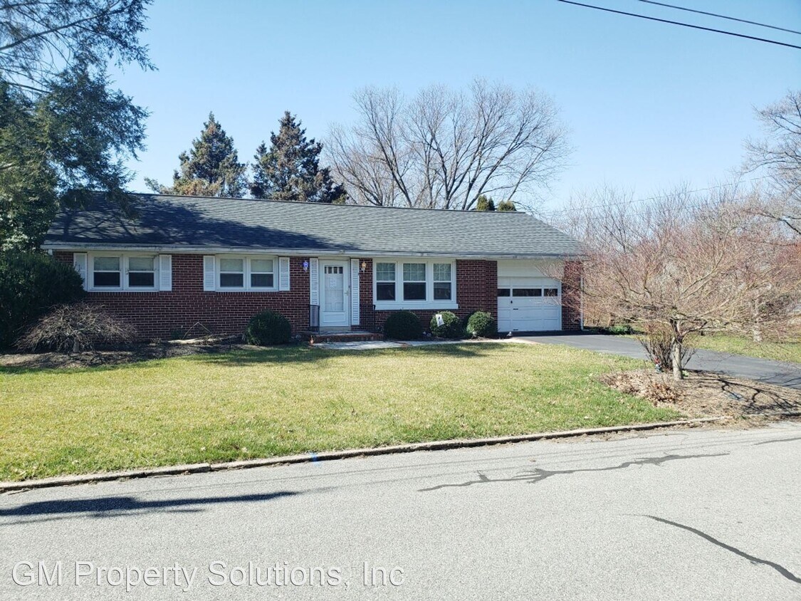 Primary Photo - 3 br, 2 bath House - 9 Harter Street
