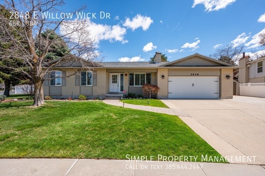 Primary Photo - Wonderful and clean 6 BD rambler in Sandy!
