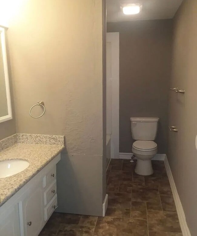 Building Photo - Affordable Country Living