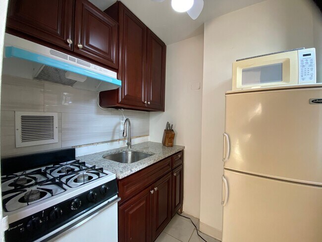 Foto del edificio - 1021 Arlington Blvd