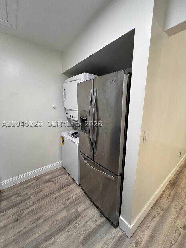 Building Photo - 2610 W 67th Pl