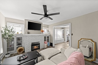 Building Photo - 1278 W 106th St