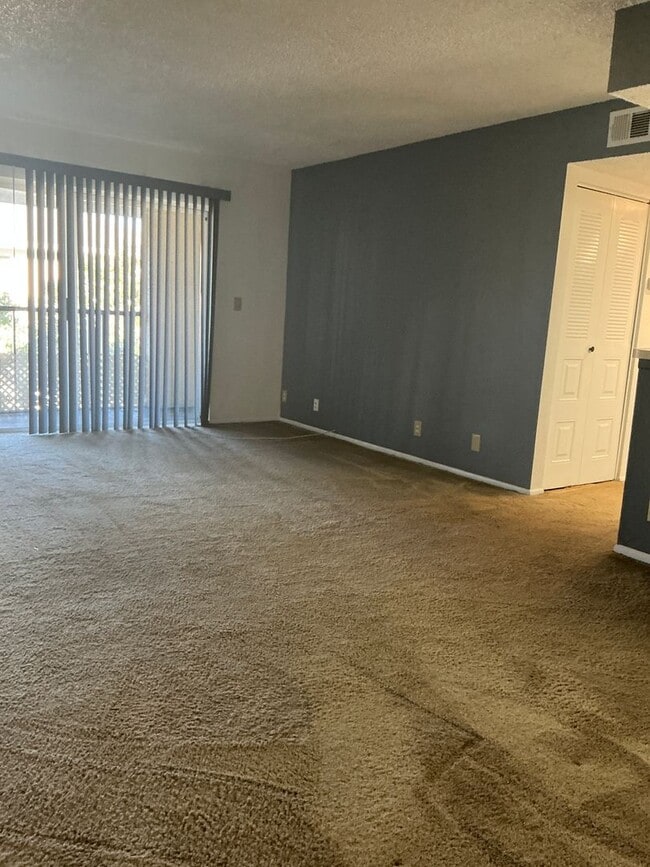 Foto del edificio - Midport 1 2nd floor Condo unit 1 bedroom 1...