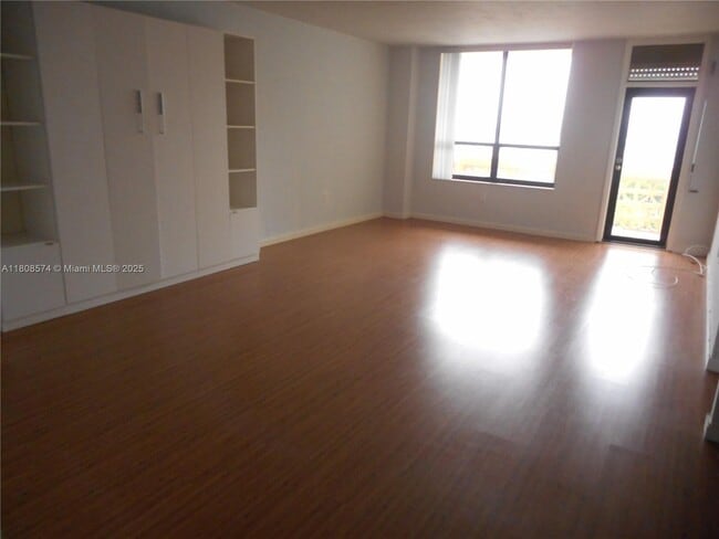 Building Photo - 10185 Collins Ave