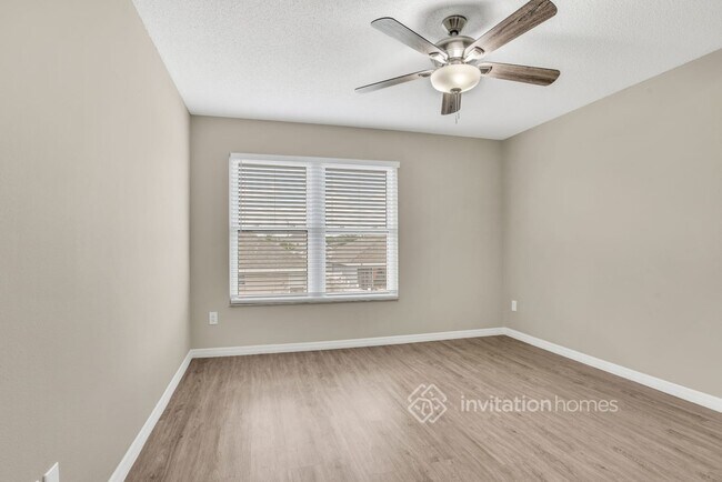 Building Photo - 2409 Knightsbridge Blvd
