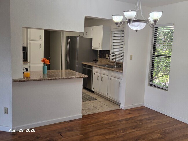 Foto del edificio - Spacious Downtown Sacramento Condo