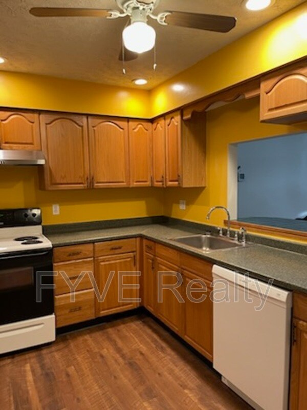 Building Photo - 3700 Claremont St
