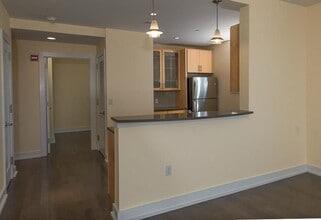 Building Photo - 3312 Hudson Ave