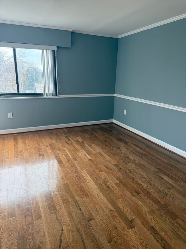 Foto del edificio - 8308 Flower Ave